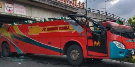 Kronologi Bus Tabrak Fly Over di Padang Panjang yang Akibatkan 17 Orang Luka