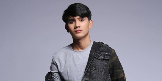 4 Potret Guruh Febrian Pemain Baru Love Story The Series, Tampil Kece