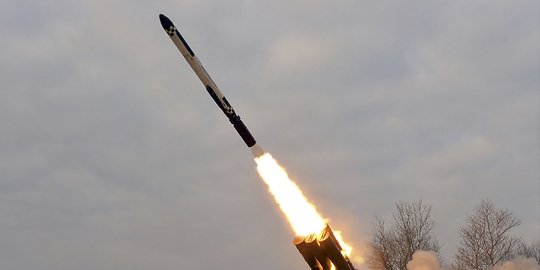 Korea Utara Luncurkan Uji Coba Rudal Terbesar Sejak 2017