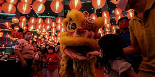 Jelang Imlek, Barongsai Hibur Pengunjung Mal