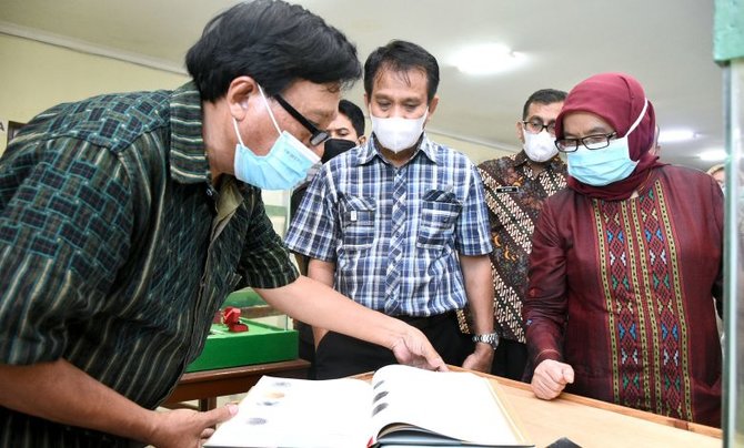 simpan 70 manuskrip kuno intip koleksi museum sejarah alquran di sumut