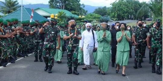 Sosok Pemegang Tongkat Mic Soekarno, Ternyata Kakek Ulama Sahabat Kasad Dudung