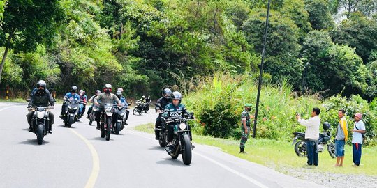 Geber Motor di Toba, Jokowi Masih Temukan 20 Persen Jalan Bergelombang