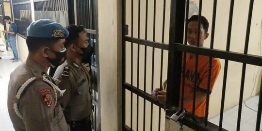 Berkas Perkara Lengkap, Bripda Randy Diserahkan ke Kejari Mojokerto