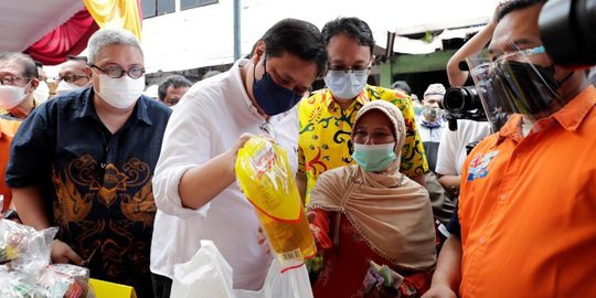 Disubsidi Negara, Harga Minyak Goreng Rp14.000 per Liter untuk 6 Bulan ke Depan