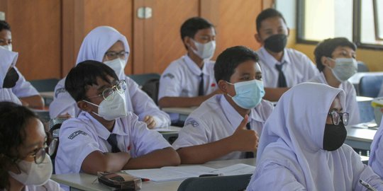 Kasus Covid-19 Meningkat, Pemkot Surabaya Terapkan PTM 50 Persen