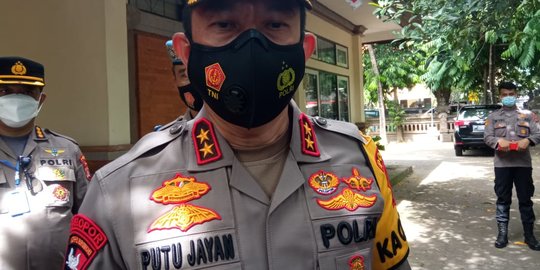 Polda Bali Tangkap Dua Bule Viral Keroyok WNA di Kuta Utara