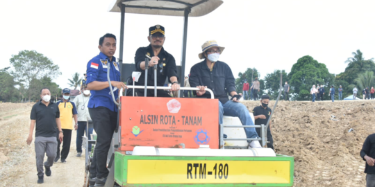 Mentan Siapkan Kawasan Integrated Farming di Sidrap