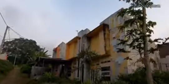 28 Unit Rumah Mewah Terbengkalai Ditinggalkan Pemiliknya Karena Masalah Keuangan