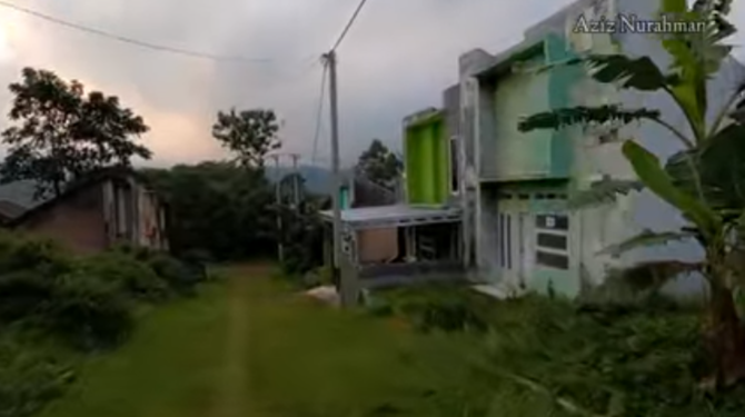 28 unit rumah mewah terbengkalai