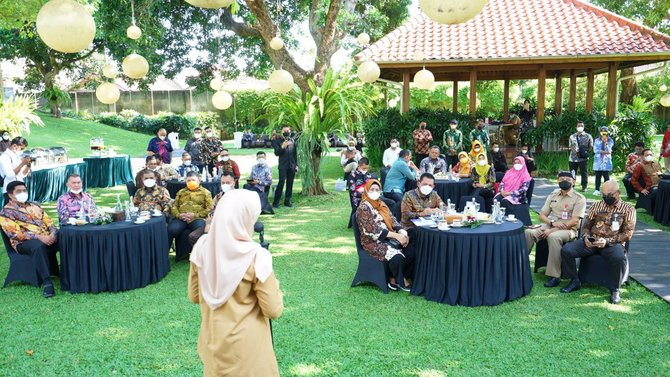 gubernur amp kepala daerah kepulauan riau belajar kelola pelayanan publik di banyuwangi