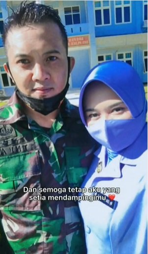 wanita ini bangga suaminya naik pangkat 039semoga berkah dan semakin amanah039