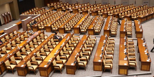 Suasana Sidang Paripurna ke-14 DPR di Tengah Lonjakan Covid-19