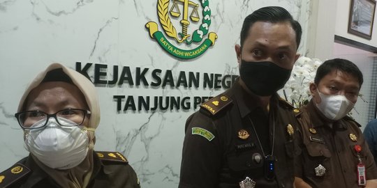 Kejari Tanjung Perak Eksekusi Terpidana Penipuan Kayu Senilai Rp3,6 Miliar