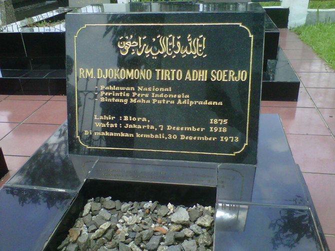 makam tirto adhi soerjo di bogor