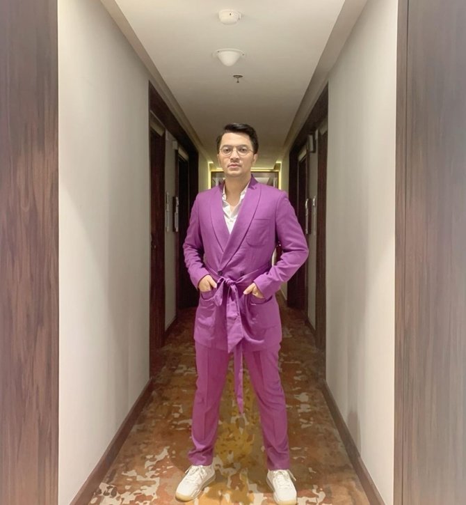 makin kece ini 4 potret ihsan tarore 039kisah nyata spesial039 pakai jas