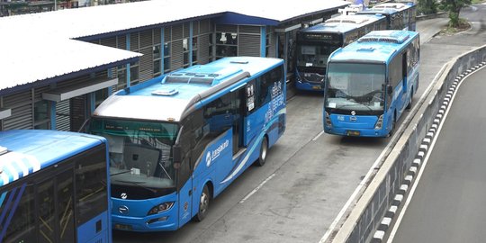 TransJakarta Kembali Batasi Kapasitas Penumpang jadi 70% Mulai 12 Februari