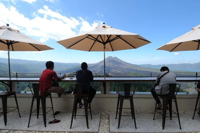 pemandangan gunung batur di kawasan kintamani