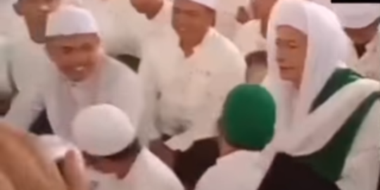 Viral Video Habib Luthfi Iseng ke Anak Kecil, Warganet Justru Tulis Komentar Ini