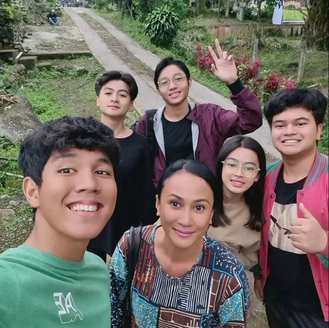 kembali bergabung ini momen reunian pemain lama dari jendela smp di cerita baru