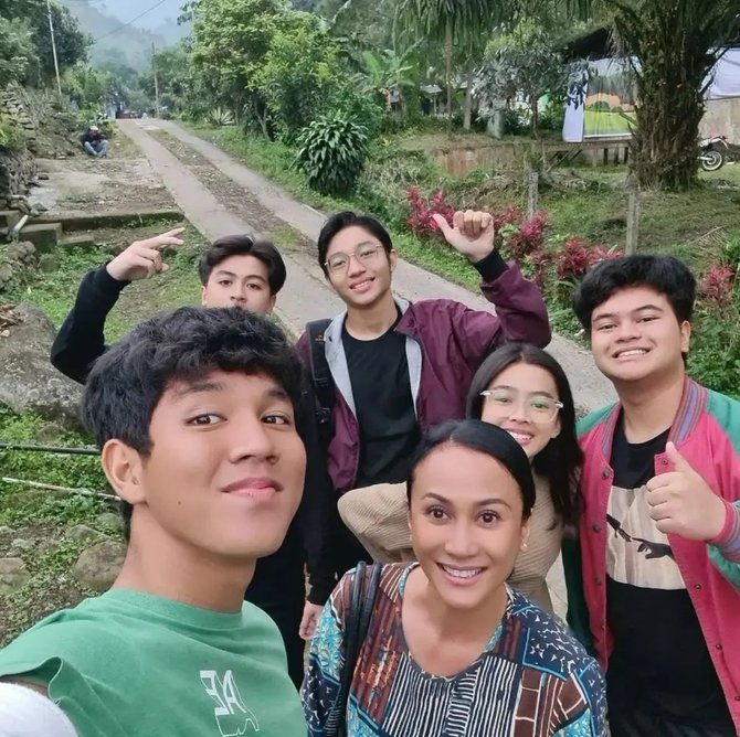kembali bergabung ini momen reunian pemain lama dari jendela smp di cerita baru