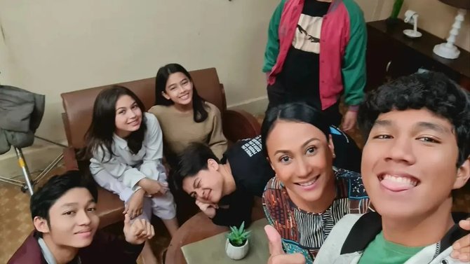 kembali bergabung ini momen reunian pemain lama dari jendela smp di cerita baru