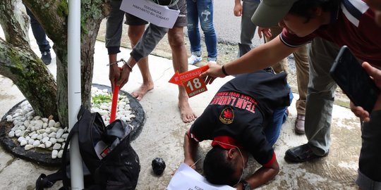 Reka Ulang Kasus Uang Gaib, Petani di Musi Rawas Bunuh Teman saat Sujud