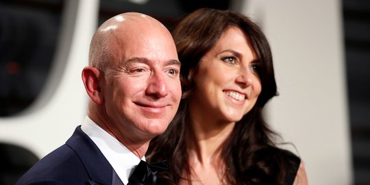 Mantan Istri Jeff Bezos Lepas Saham Amazon Rp121 Triliun