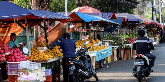 Kisah Ratusan PKL Jualan di Pinggir Jalan, Sadar Ganggu Pengendara tapi Butuh Uang