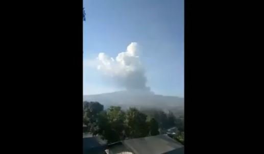 asap putih gunung tangkuban perahu