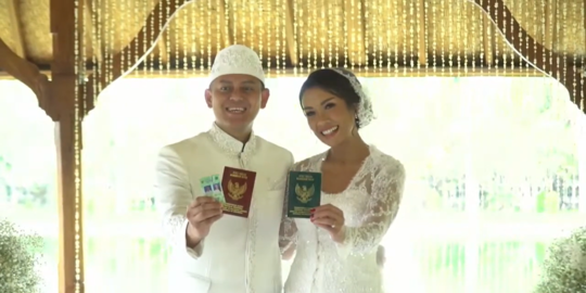 Jadi Pasangan Suami Istri, Ini 7 Momen Bahagia Pernikahan Melanie Putria dan Aldico