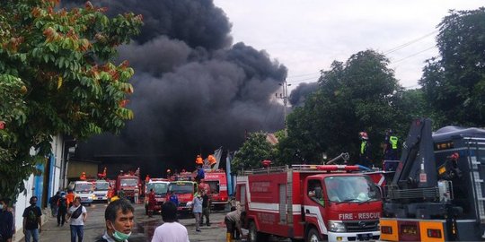 Api Sulit Dipadamkan, Ini 4 Fakta Kebakaran Pabrik Plastik di Pati