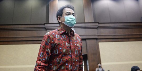 Hakim Ketua Positif Covid-19, Sidang Vonis Azis Syamsuddin Ditunda