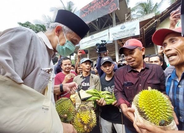 ganjar pranowo bertemu warga yang kontra di desa wadas