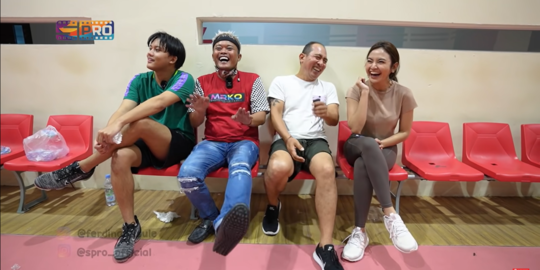 10 Momen Sule dan Rizky Febian Bertemu Ayah Mahalini, Main Badminton Bareng