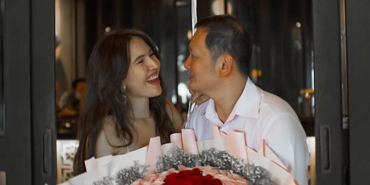 So Sweet! 5 Potret Olivia Jensen Dapat Kejutan Romantis dari Suami