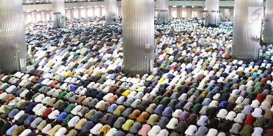 7 Manfaat Shalat Berjamaah, Kenikmatan di Dunia hingga Akhirat Serta Pahami Hukumnya