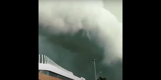 Penjelasan BMKG Terkait Kemunculan Awan Arcus di Merak Banten