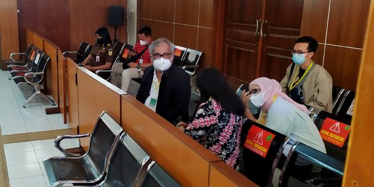 Sidang Perdana Kekerasan Seksual SPI Batu, Hakim Minta Ketua Komnas PA Keluar
