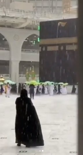 viral video kota mekkah terguyur oleh hujan es berlangsung selama 3 jam