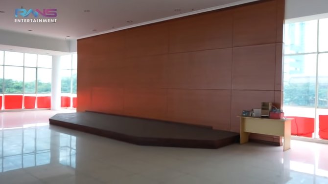 raffi ahmad beli gedung baru yang bakal jadi kantor rans ini potret mewahnya