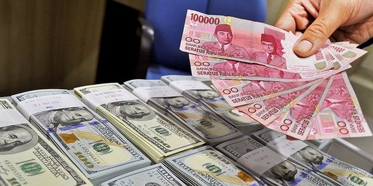 Ketegangan Geopolitik Eropa Timur Bawa Rupiah Melemah di Rp14.326 per USD