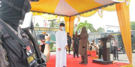 Langgar Hukum, Lima Orang di Aceh Dihukum Cambuk