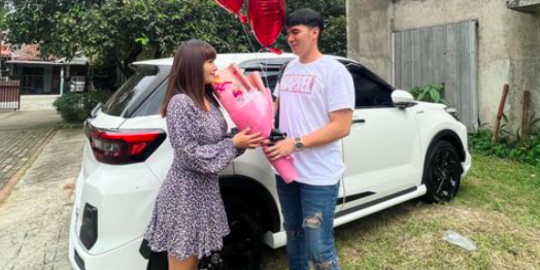 Dinar Candy Beri Hadiah Mobil Ratusan Juta untuk Kekasih Ridho Ilahi, Ini Alasannya
