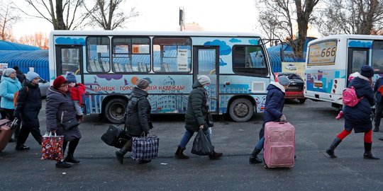 Kelompok Pemberontak Evakuasi Warga di Ukraina Timur ke Rusia