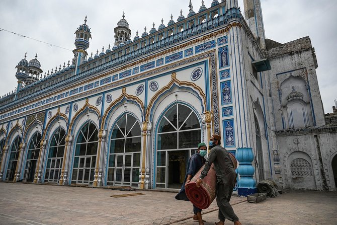 masjid jami di pakistan bersolek jelang ramadan