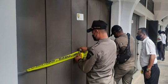 Satpol Pp Segel Lapak Milik Pedagang Yang Tak Ditempati Di Pasar Johar