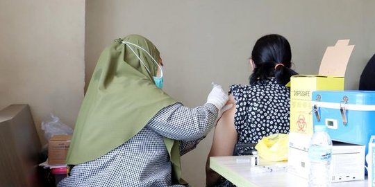Dinkes DKI Jakarta Buka Sentra Vaksinasi Booster RPTRA Taman Mandala
