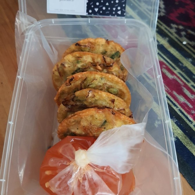 4 gorengan favorit bapak bapak yang habis kerja bakti yuk langsung po di depok