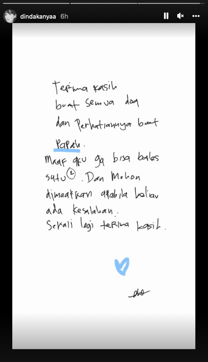 sempat latihan senyum dinda kanya dewi kenang yang dilakukan sang ayah sebelum meninggal